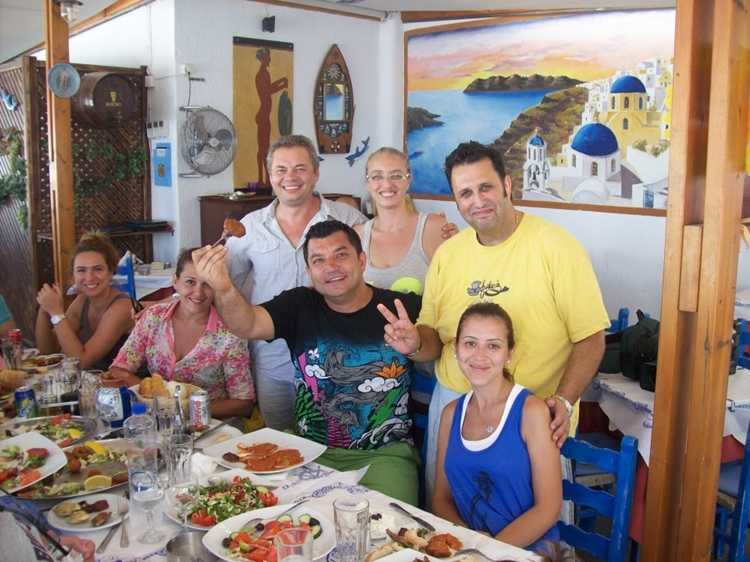 taverna restaurant bluesky oia santorini---greekcatalog.net