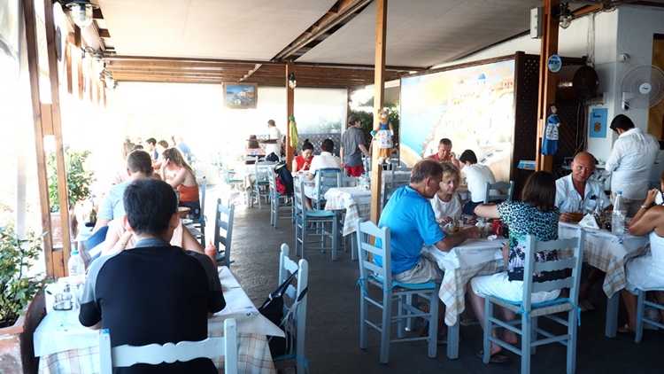 taverna restaurant bluesky oia santorini---greekcatalog.net