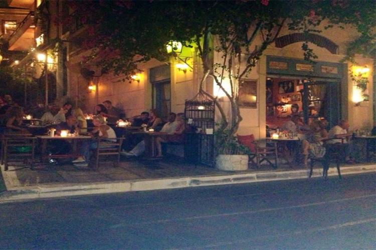 Coffee Shop Tavern-Plaka Athens-Melina Coffee Shop Tavern-holidays4y.com
