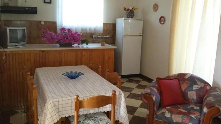 rooms to let messinia mantoukos beach flats bungalows apartments---holidays4y.com