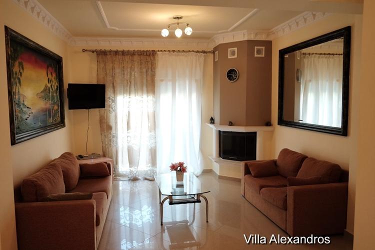 rooms to let villas halkidiki hanioti villa alexandros---holidays4y.com