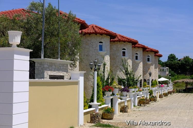 rooms to let villas halkidiki hanioti villa alexandros---holidays4y.com