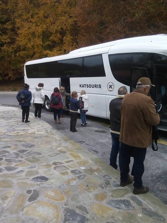 travel agent eleysina katsouris tours---rental buses eleysina---holidays4y.com