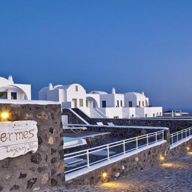 Hotel – Exclusive Suites | Thermes Villas | Santorini